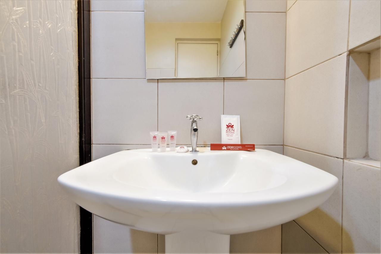 Zen Rooms Basic Aurora Пасай Экстерьер фото