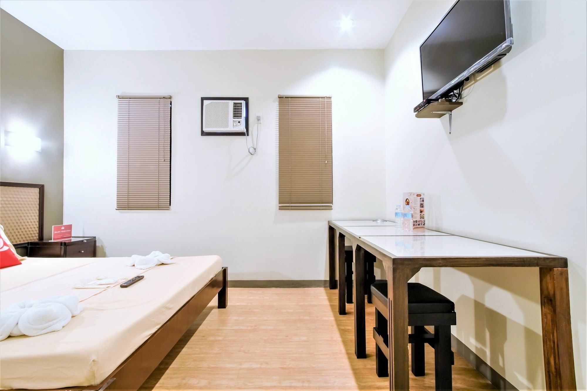 Zen Rooms Basic Aurora Пасай Экстерьер фото