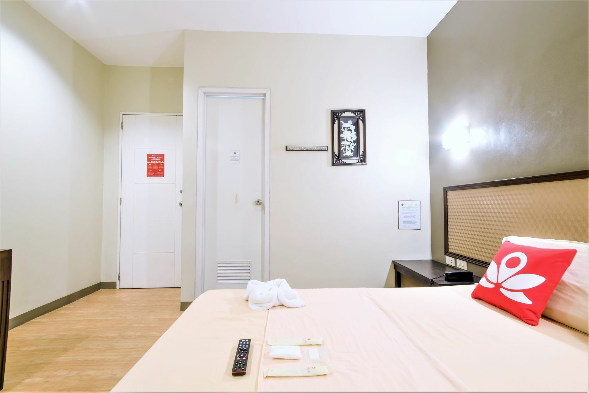 Zen Rooms Basic Aurora Пасай Экстерьер фото